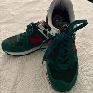 New Balance 574 in Green Garnet